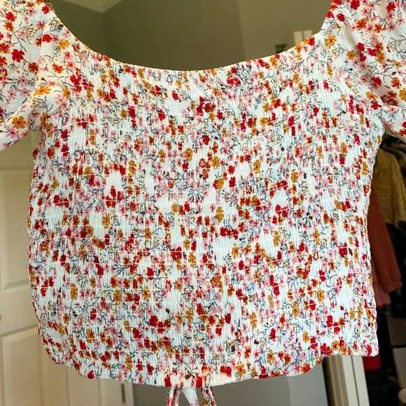 Forever 21 Floral Ruched Crop Top - Picture 4 of 5